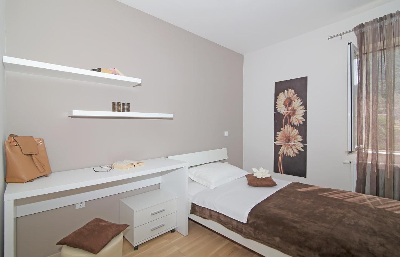 Apartment Moretic Gromaca Luaran gambar