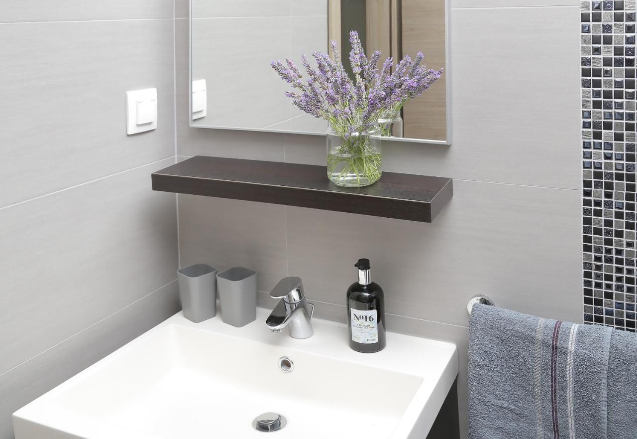 Apartment Moretic Gromaca Luaran gambar